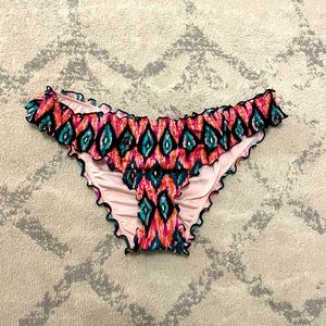 Patterned cheeky bikini bottom scrunched butt